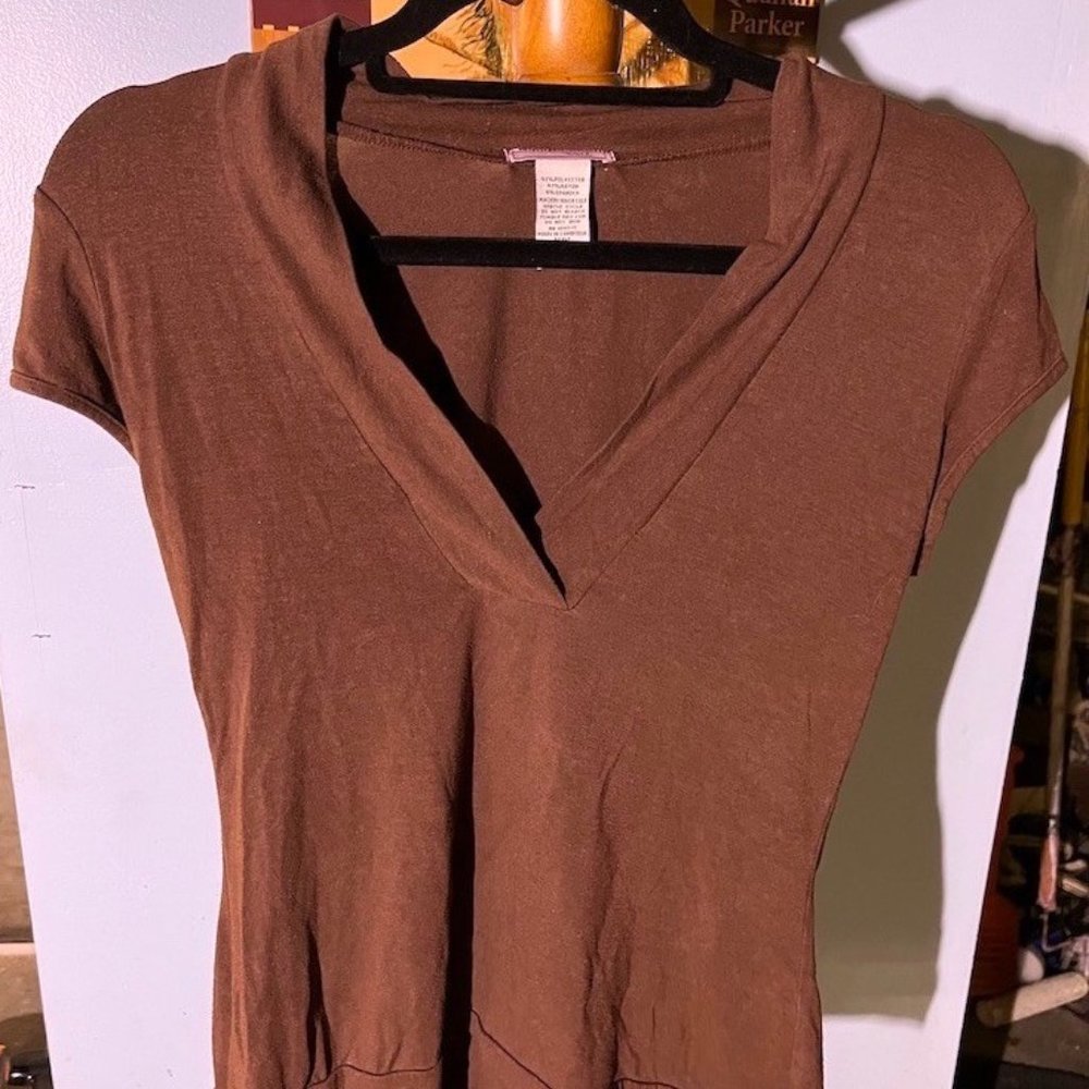 VOL.1 BROWN V NECK SHORT SLEEVE T SHIRT LARGE